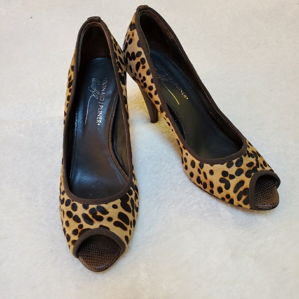 Donald J Pliner Leopard Print Leather Peep Toe Heels - Picture 8 of 8